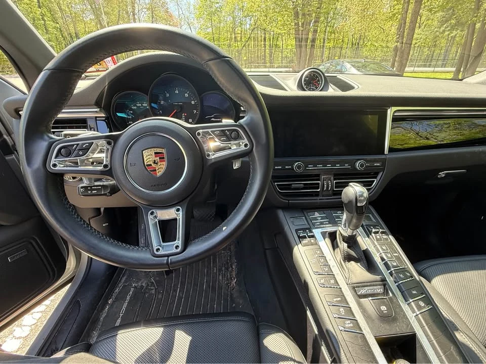 2019 Porsche Macan - Image 9 of 11