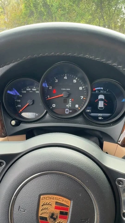 2019 Porsche Macan - Image 6 of 8