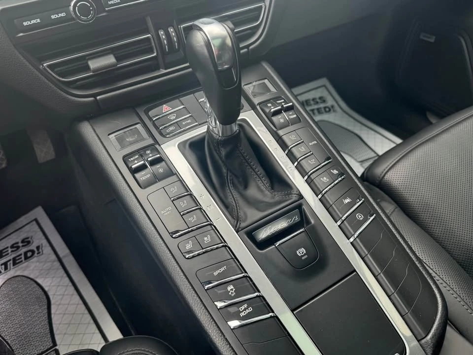 2019 Porsche Macan - Image 10 of 11