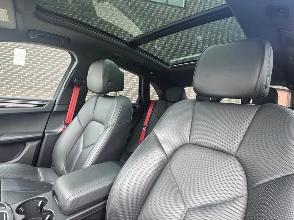 2019 Porsche Macan - Image 8 of 11