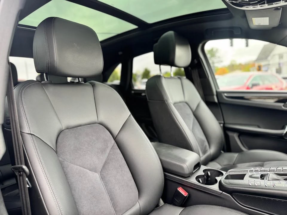 2019 Porsche Macan - Image 9 of 17