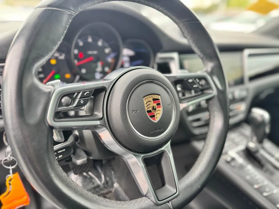 2019 Porsche Macan - Image 12 of 17