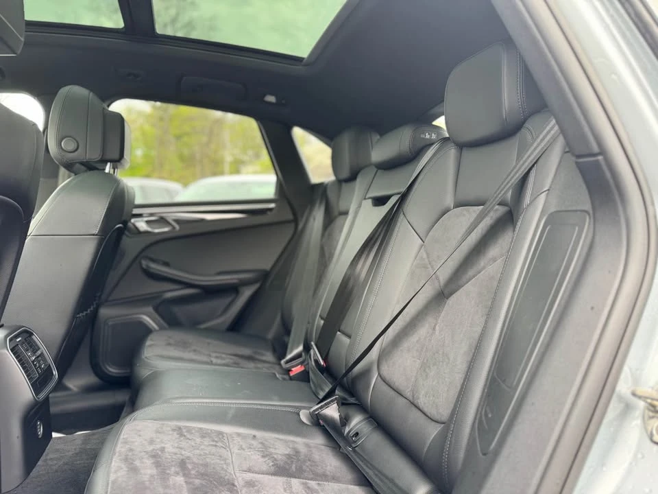 2019 Porsche Macan - Image 15 of 17