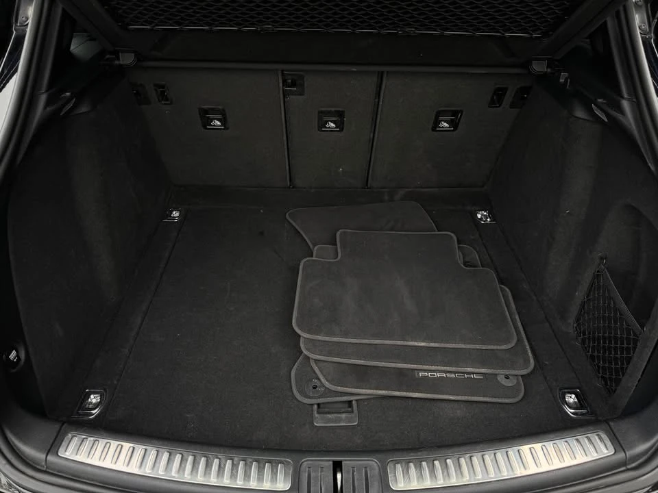 2019 Porsche Macan - Image 11 of 20