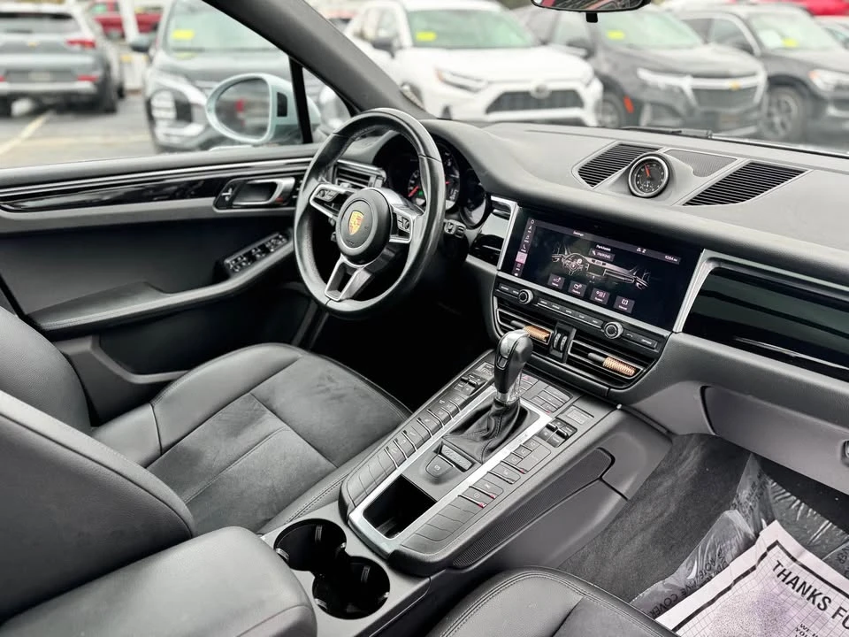 2019 Porsche Macan - Image 8 of 17