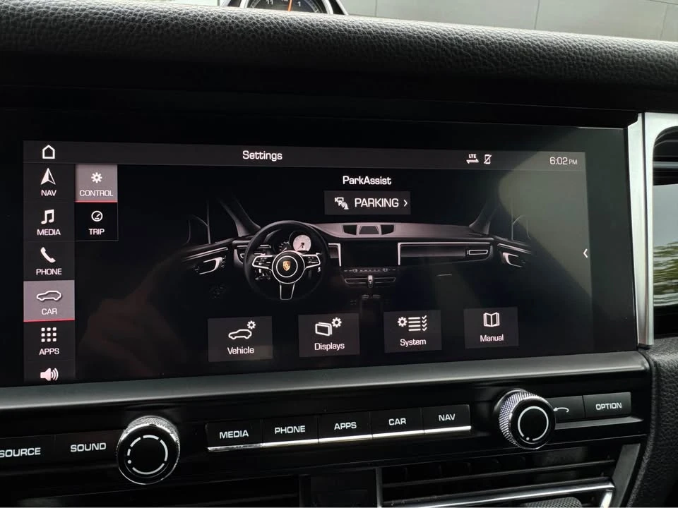 2019 Porsche Macan - Image 16 of 20