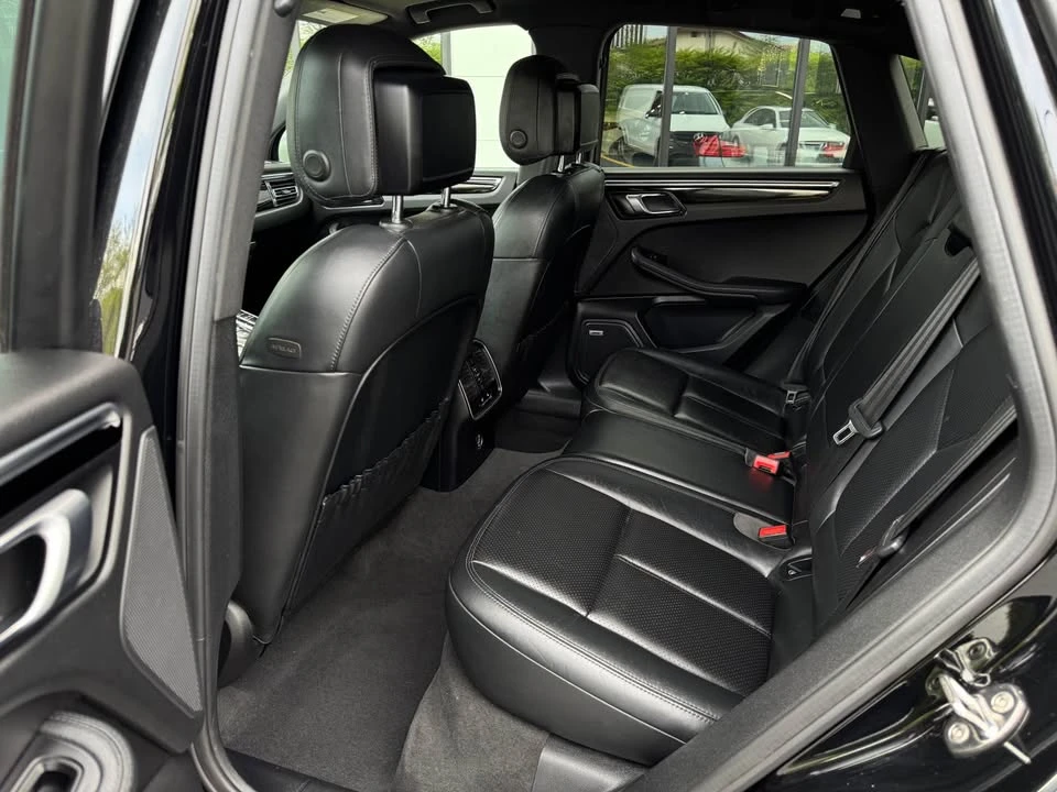 2019 Porsche Macan - Image 10 of 20
