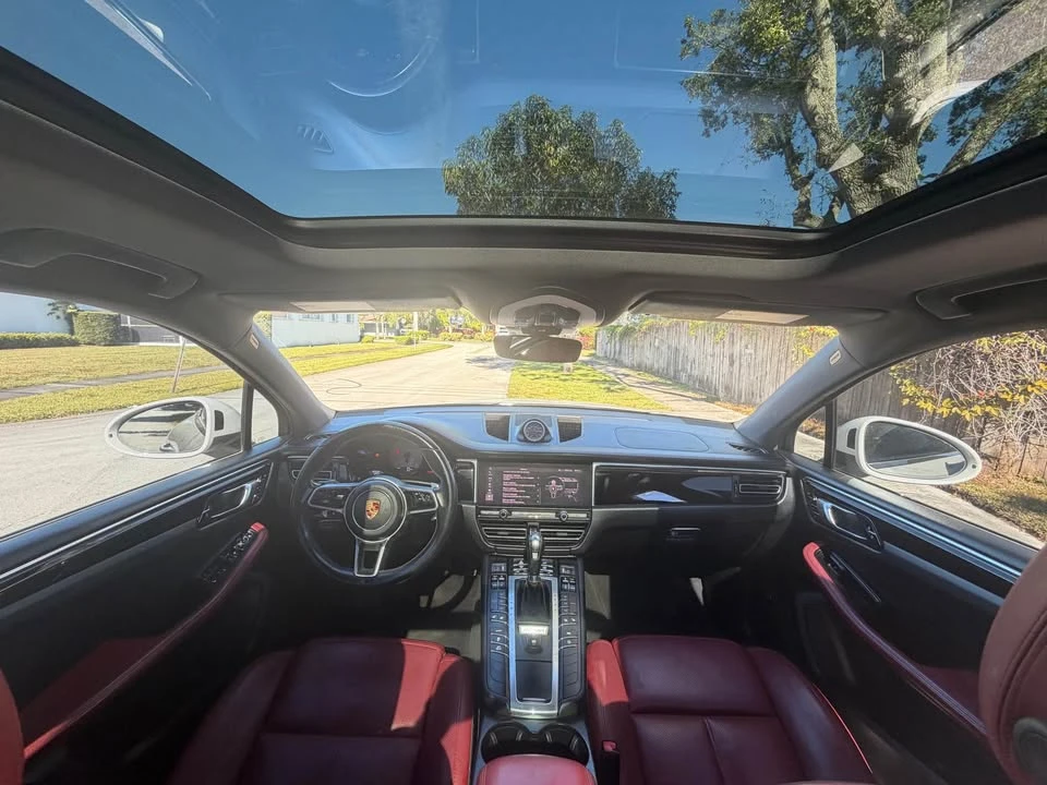 2019 Porsche Macan - Image 9 of 12