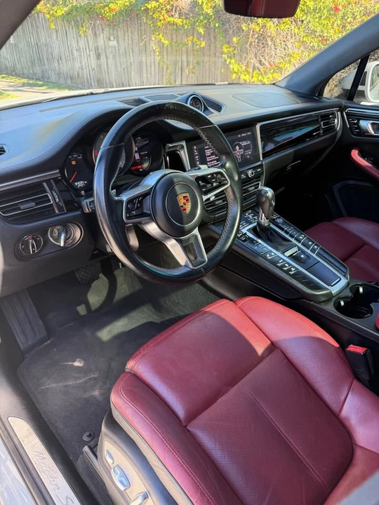 2019 Porsche Macan - Image 11 of 12