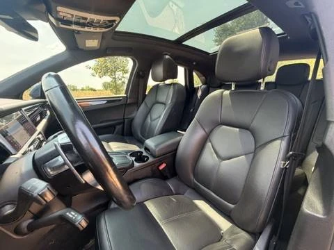 2019 Porsche Macan - Image 9 of 15