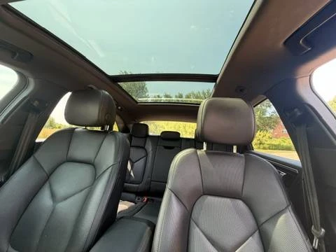 2019 Porsche Macan - Image 12 of 15