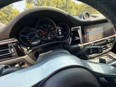 2019 Porsche Macan - Image 14 of 15