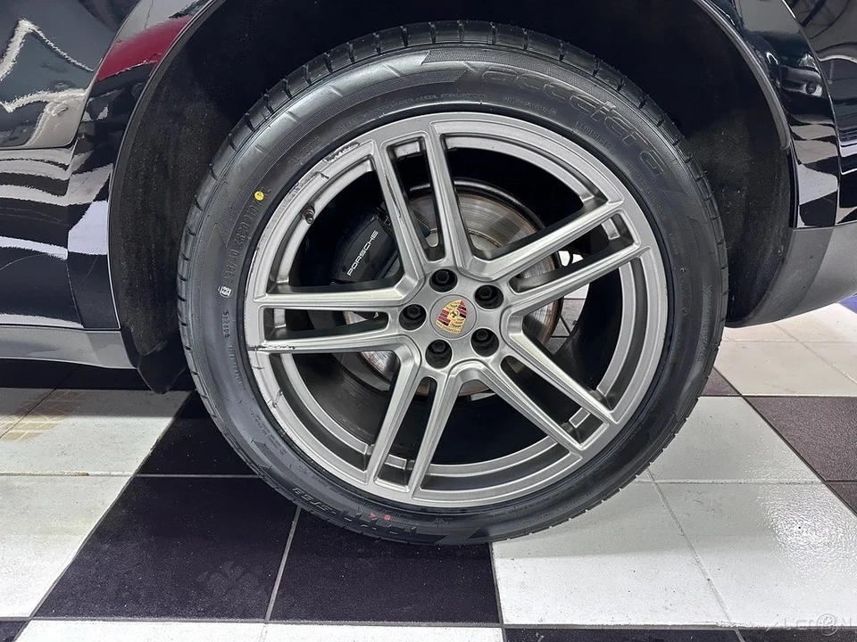 2019 Porsche Macan Turbo - Image 10 of 21