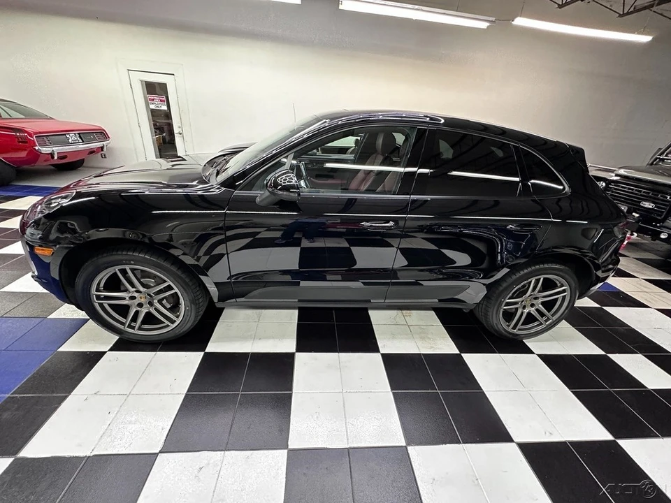 2019 Porsche Macan - Image 8 of 21