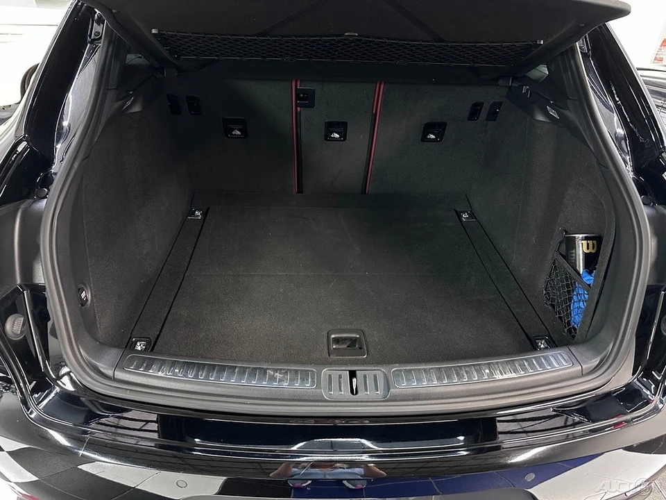 2019 Porsche Macan - Image 17 of 21
