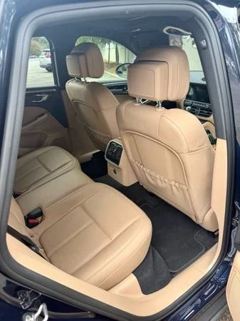 2019 Porsche Macan - Image 16 of 21