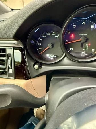 2019 Porsche Macan - Image 18 of 21