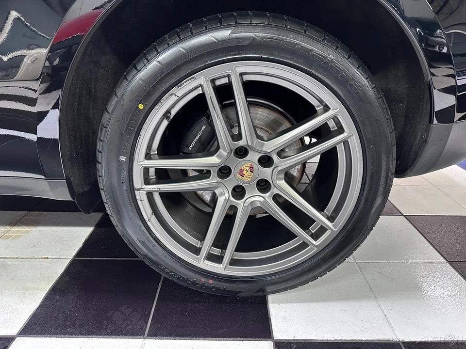 2019 Porsche Macan - Image 10 of 21