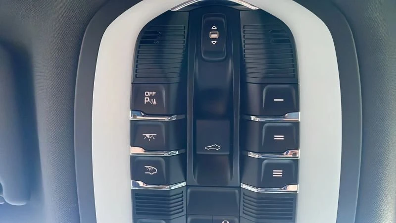 2019 Porsche Macan - Image 14 of 20