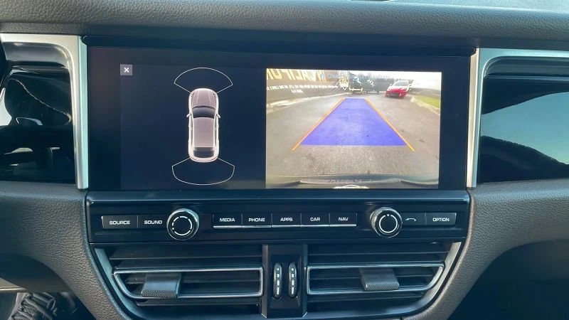2019 Porsche Macan - Image 12 of 20