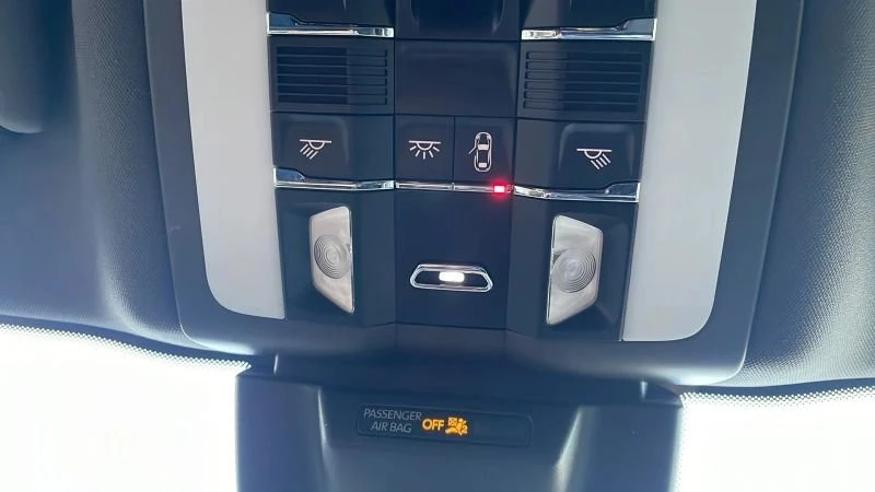 2019 Porsche Macan - Image 15 of 20
