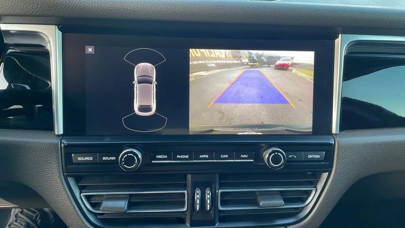 2019 Porsche Macan - Image 19 of 20