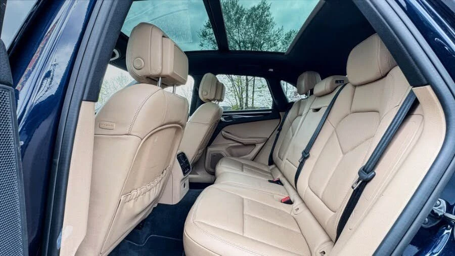 2019 Porsche Macan - Image 15 of 20