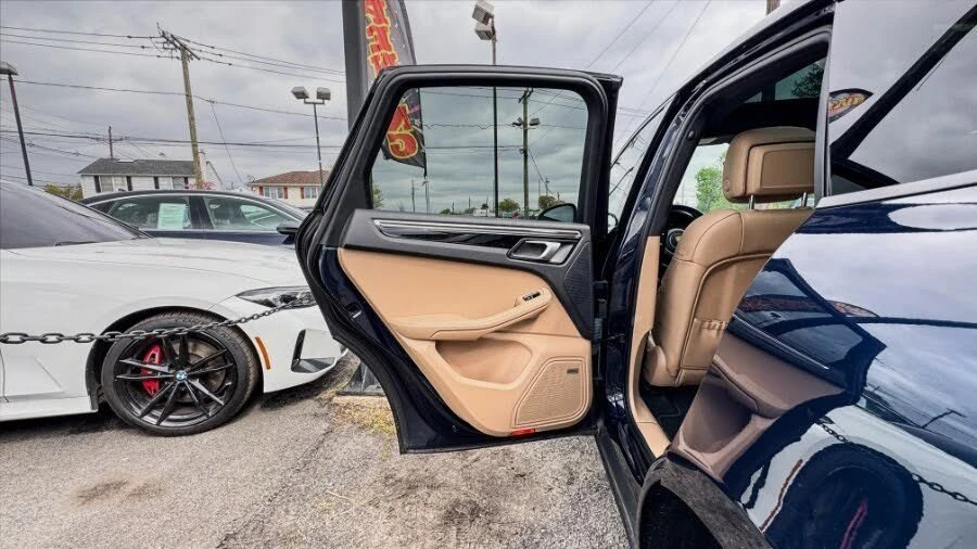 2019 Porsche Macan - Image 12 of 20