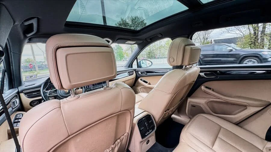 2019 Porsche Macan - Image 9 of 20