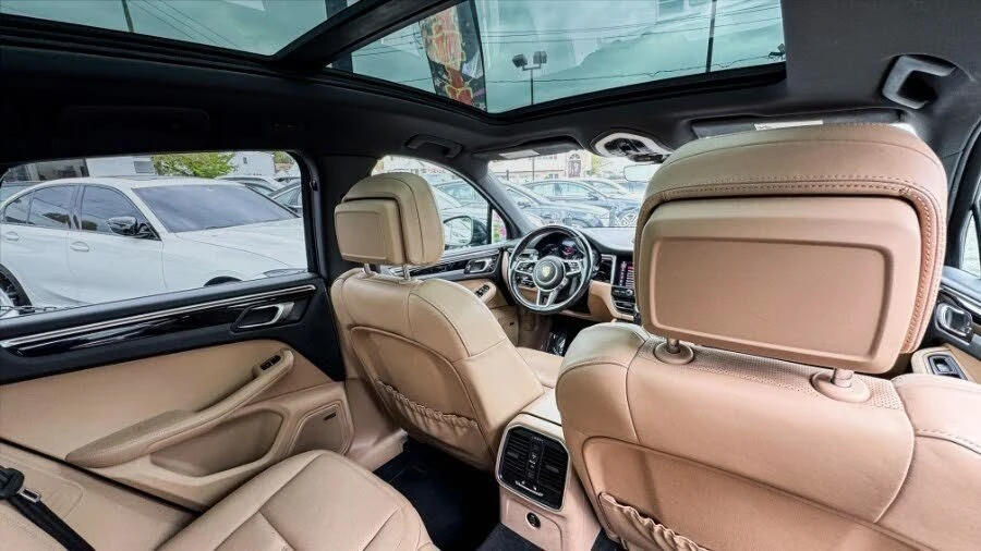2019 Porsche Macan - Image 18 of 20