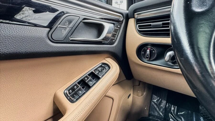 2019 Porsche Macan - Image 10 of 20