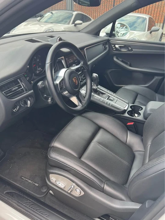 2019 Porsche Macan - Image 10 of 20
