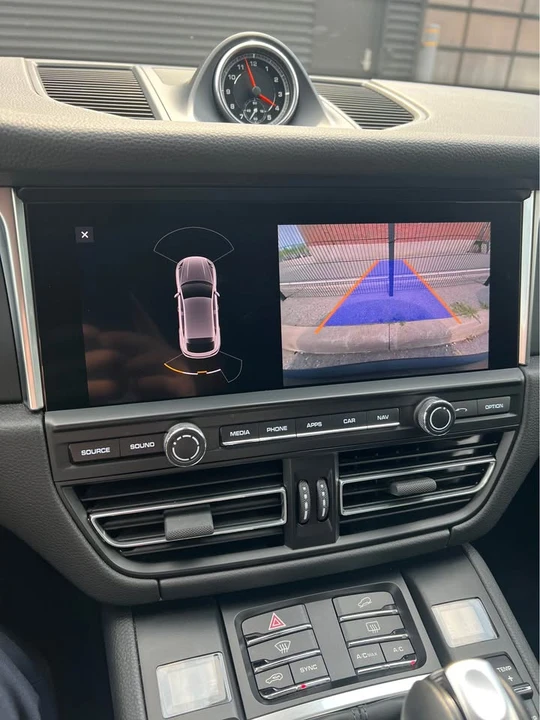 2019 Porsche Macan - Image 16 of 20