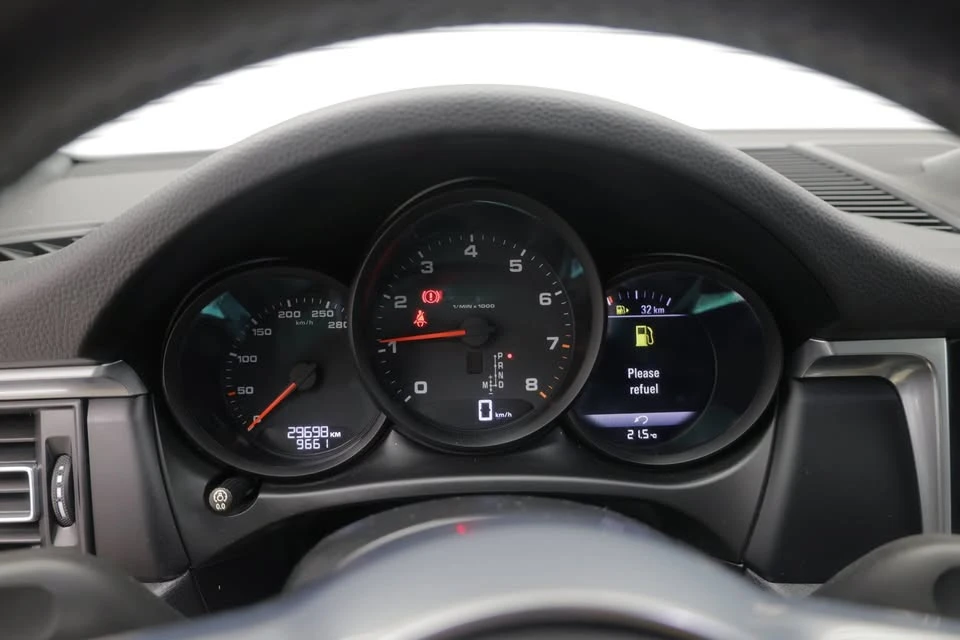 2019 Porsche Macan - Image 12 of 14