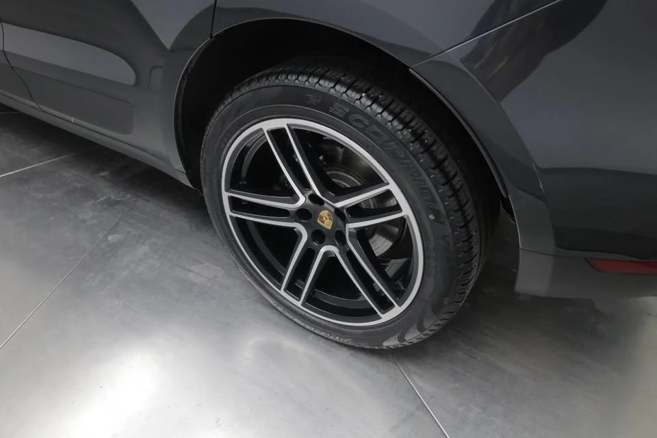 2019 Porsche Macan - Image 13 of 14
