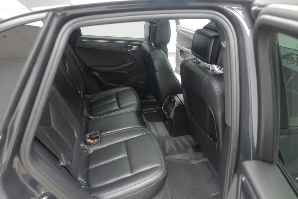 2019 Porsche Macan - Image 9 of 14