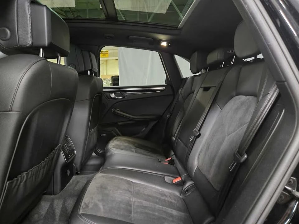 2019 Porsche Macan - Image 16 of 19