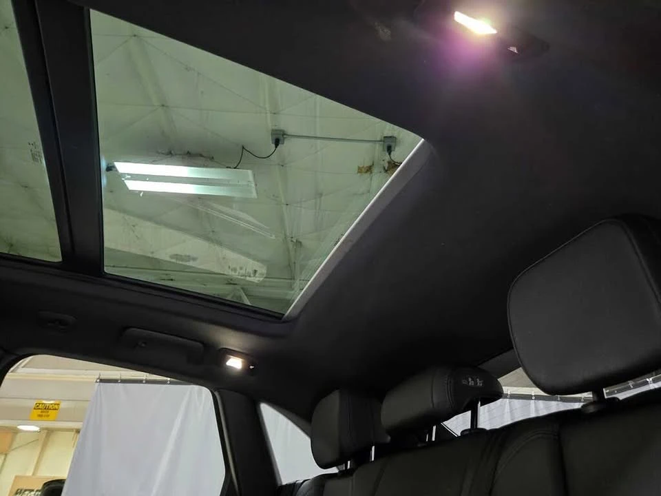 2019 Porsche Macan - Image 18 of 19