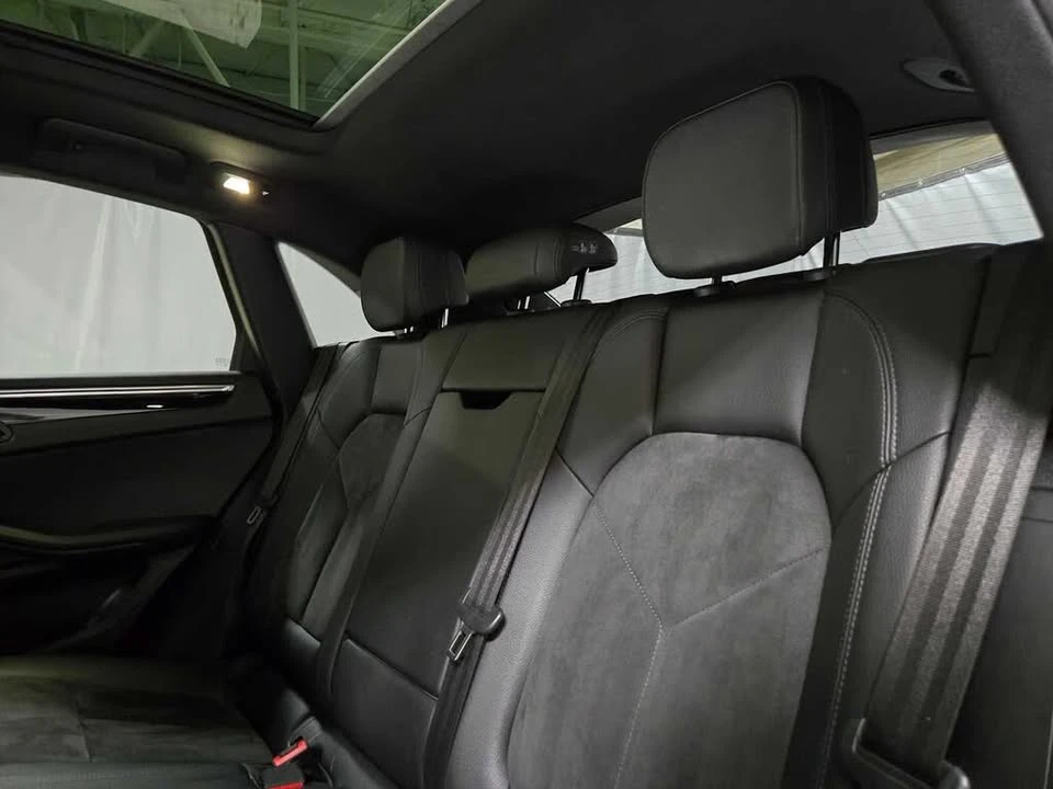 2019 Porsche Macan - Image 17 of 19
