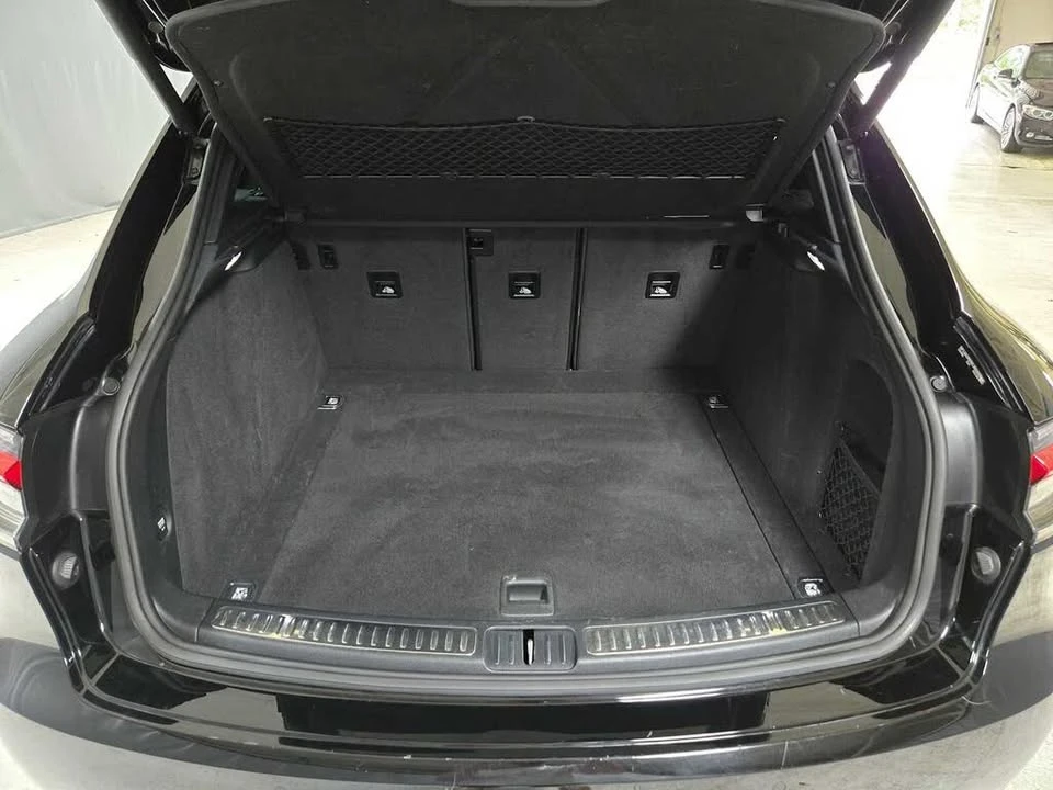 2019 Porsche Macan - Image 13 of 19