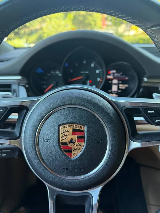 2019 Porsche Macan - Image 10 of 24