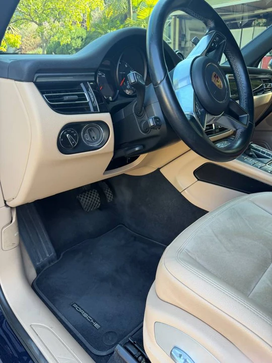 2019 Porsche Macan - Image 7 of 24