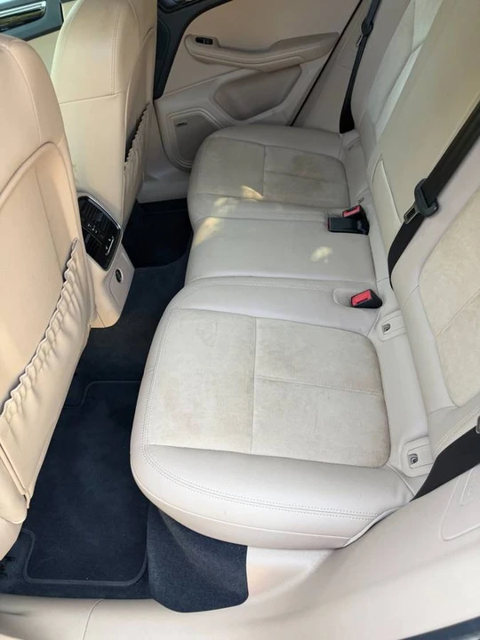 2019 Porsche Macan - Image 16 of 24
