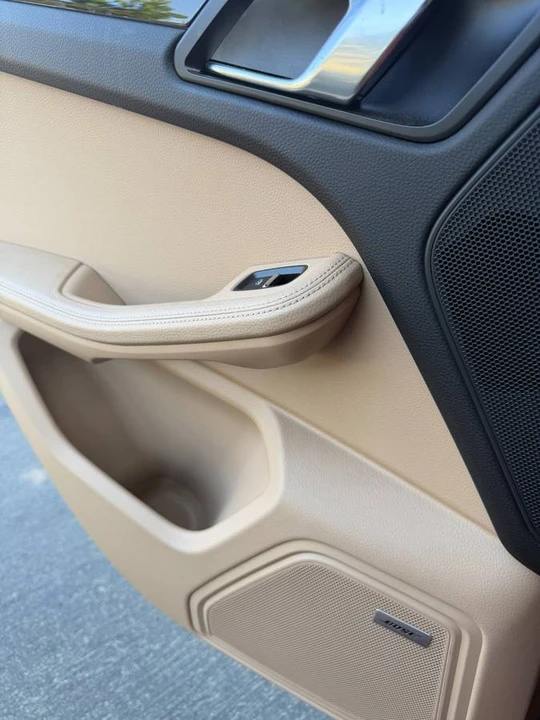 2019 Porsche Macan - Image 19 of 24