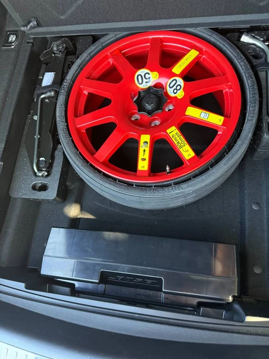 2019 Porsche Macan - Image 21 of 24