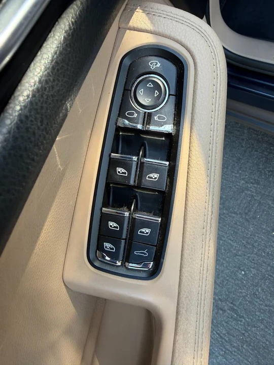 2019 Porsche Macan - Image 8 of 24