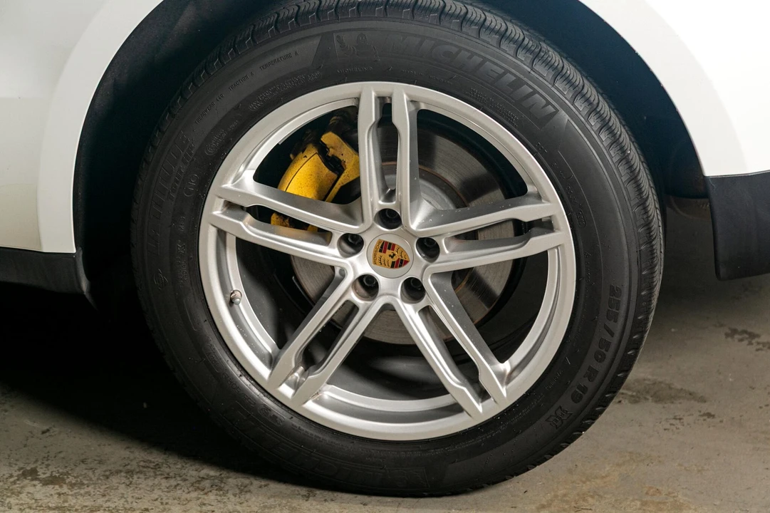 2019 Porsche Macan - Image 13 of 21