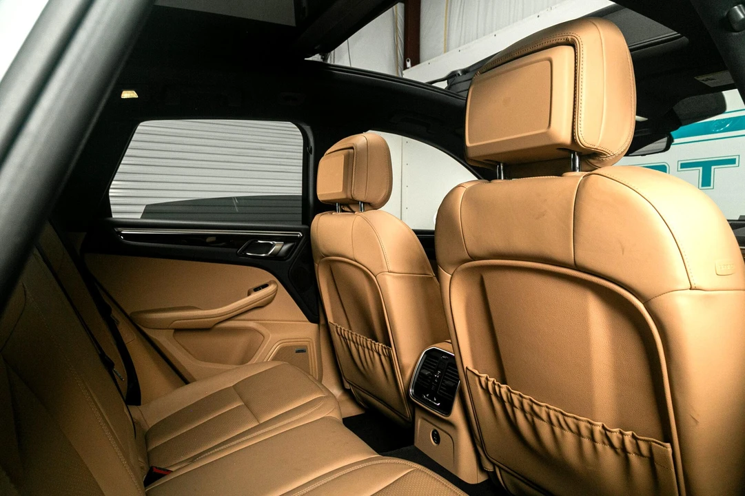 2019 Porsche Macan - Image 8 of 21