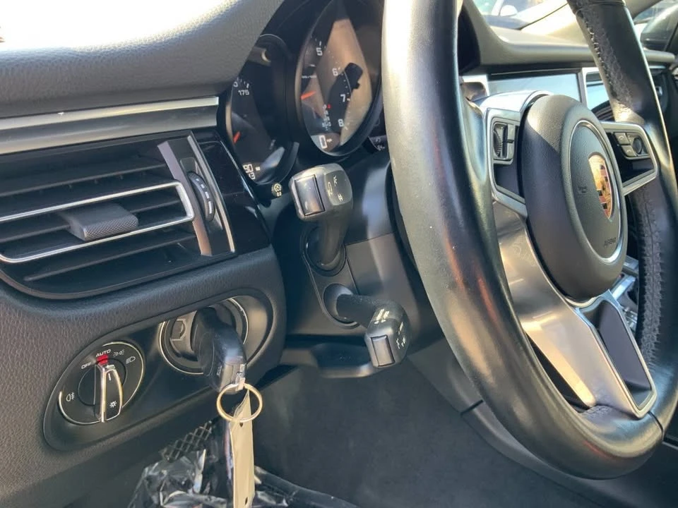 2019 Porsche Macan - Image 14 of 20