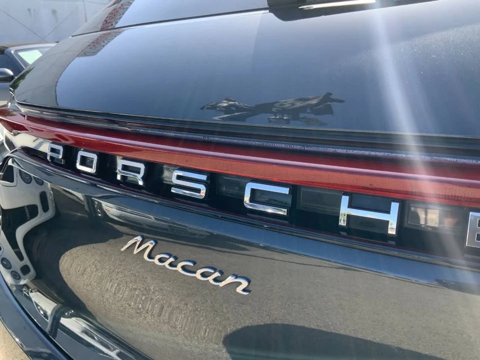 2019 Porsche Macan - Image 17 of 20